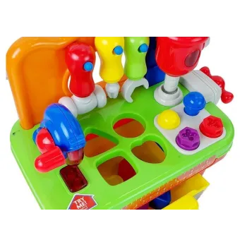 Warsztat dziecięcy z dźwiękiem i światłem, wspierający rozwój manualny