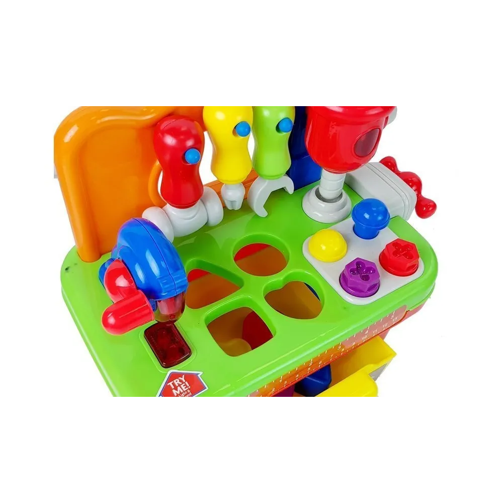 Warsztat dziecięcy z dźwiękiem i światłem, wspierający rozwój manualny