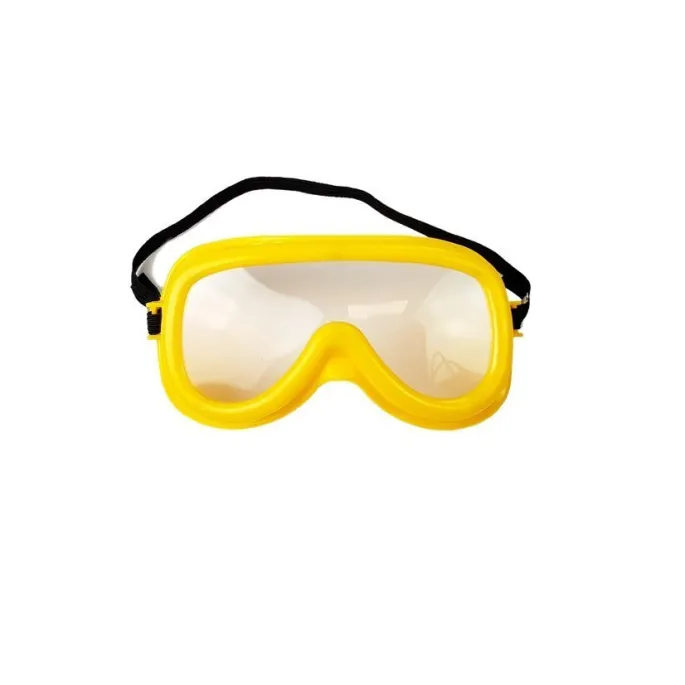 Zbliżenie na realistyczną wiertarkę dziecięcą z wymiennymi końcówkami