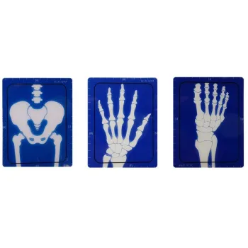 Zabawka lekarz z turkusową aparaturą i akcesoriami do badania