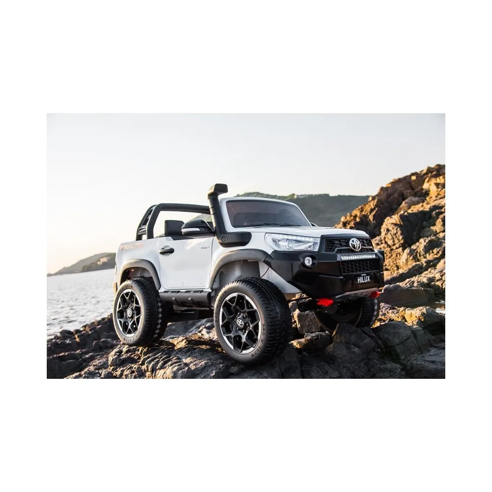Auto na Akumulator Toyota Hilux Biały