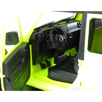 Auto terenowe RC Rock Crawler pokonujące przeszkody w terenie