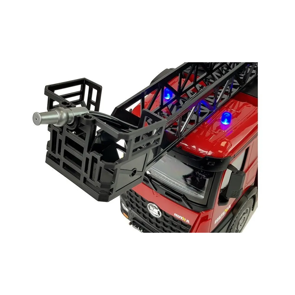 Realistyczny wóz strażacki dla dzieci 1:14 Huina 1561 na dywanie