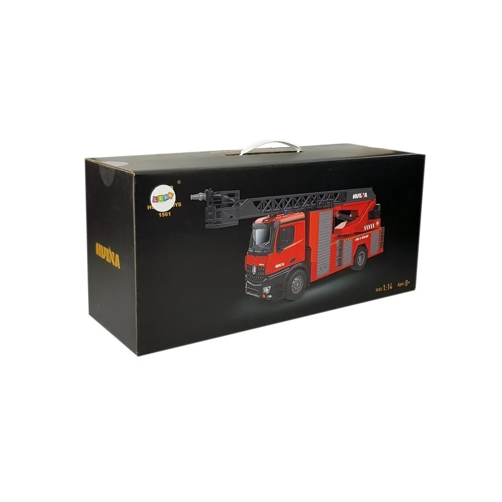 Zbliżenie na funkcję lania wody w modelu Huina 1561 podczas zabawy