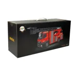 Zbliżenie na funkcję lania wody w modelu Huina 1561 podczas zabawy