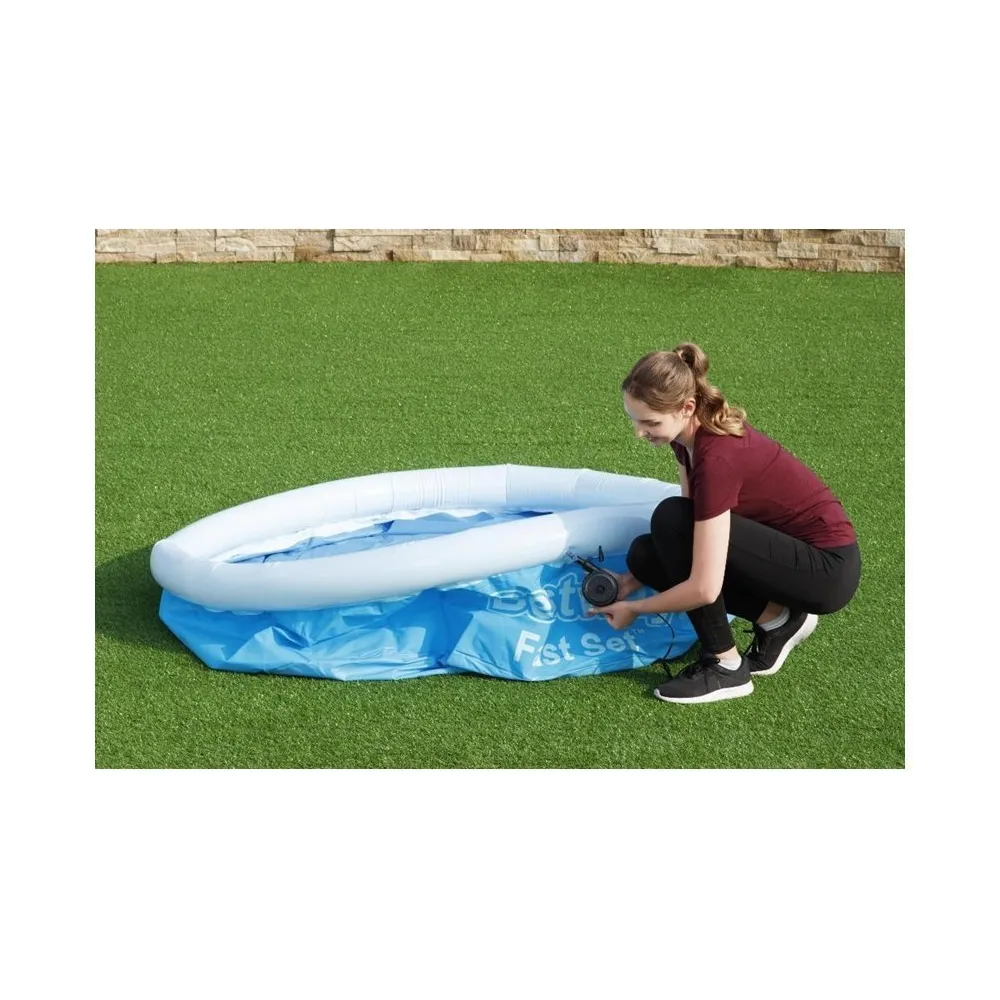 Zbliżenie na wytrzymałą, trójwarstwową powłokę basenu Bestway 57392