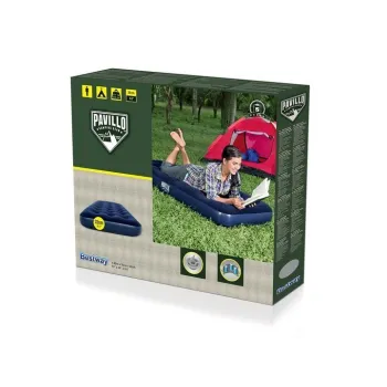 Wytrzymały materac dmuchany Bestway podczas użytkowania na zewnątrz