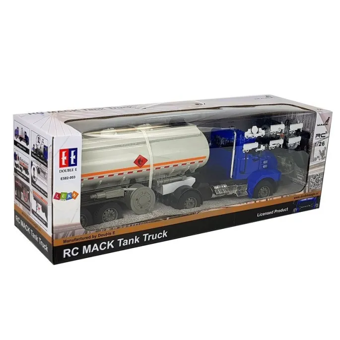 Rozpakowana ciężarówka cysterna z akcesoriami i pilotem