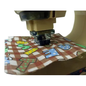 Bezpieczna dziecięca maszyna do szycia z miarką i podświetleniem