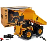 Wywrotka zdalnie sterowana w akcji na domowym placu budowy