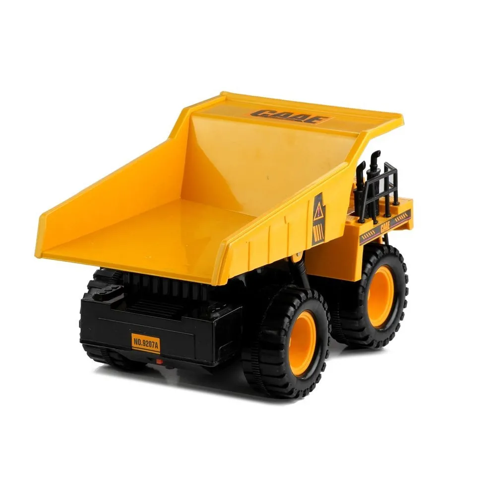 Wywrotka zdalnie sterowana na tle eleganckiego opakowania