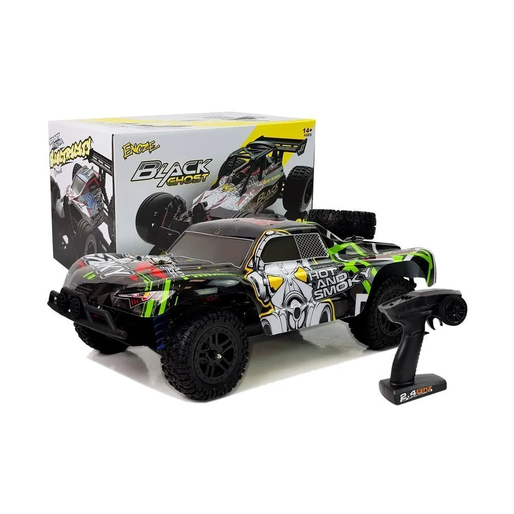 Zielone auto terenowe RC 1:18 podczas jazdy po trawie