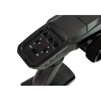 Zielone auto zdalnie sterowane 1:18 podczas skoku