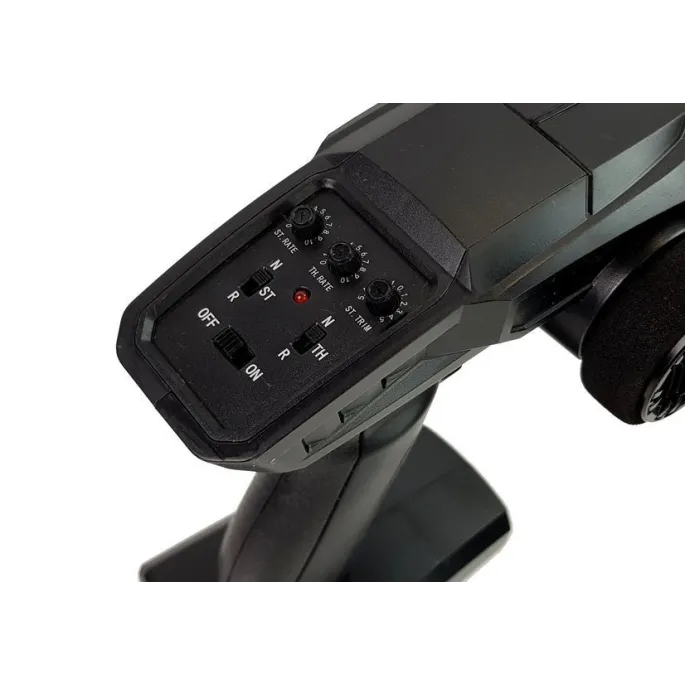 Zielone auto zdalnie sterowane 1:18 podczas skoku