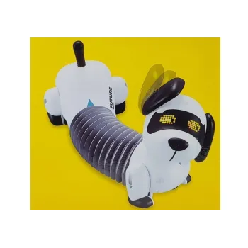 Pies robot z funkcją śledzenia pilota podczas zabawy