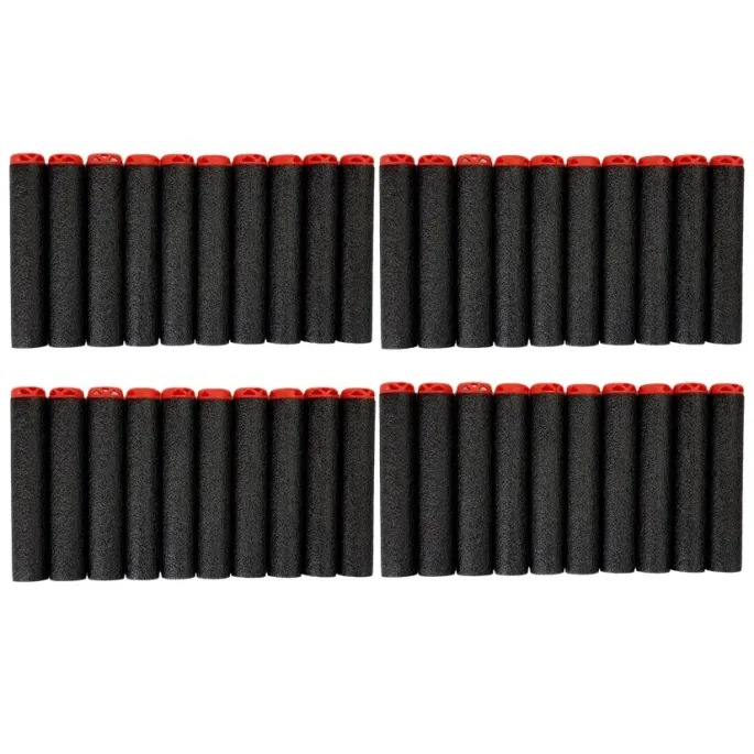 Bliższe ujęcie piankowych naboi do dużego karabinu zabawkowego