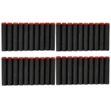 Bliższe ujęcie piankowych naboi do dużego karabinu zabawkowego