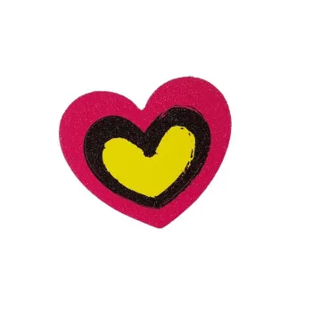 Kolorowe koraliki, dżety i lakiery do projektowania własnego stylu