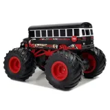 Sterowany autobus dziecięcy podczas jazdy po domu