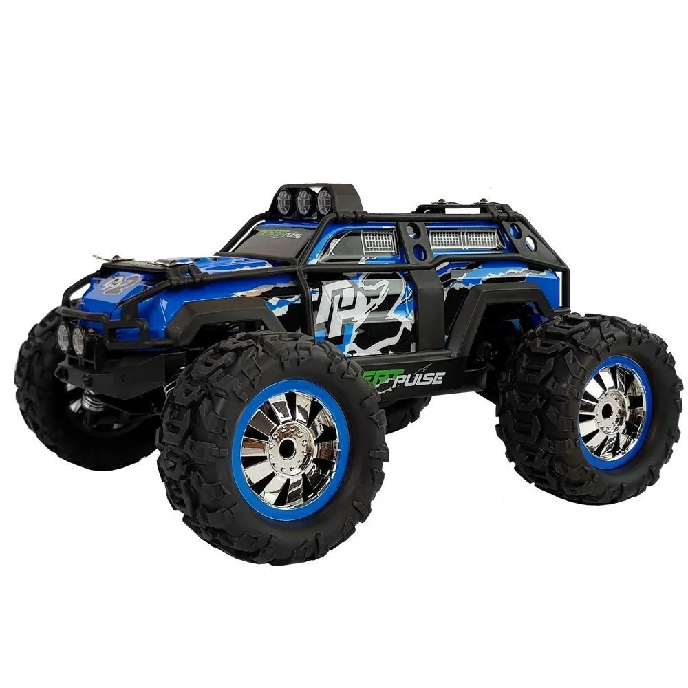 Dynamiczny model auta rajdowego RC z napędem 4x4 w ruchu