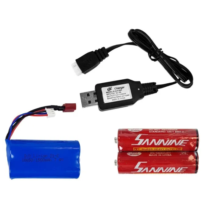 Zestaw: auto rajdowe, pilot, akumulator i ładowarka USB na jednym zdjęciu