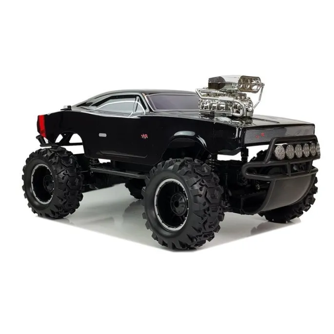 Czarne auto terenowe RC w dynamicznej pozie do jazdy offroad