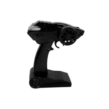 Samochód zdalnie sterowany z realistyczną karoserią i napędem na cztery koła