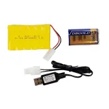 Dynamiczna motorówka R/C płynąca po powierzchni wody