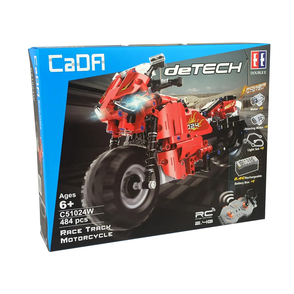 Zbliżenie na detale modelu motocykla CADA z silnikiem