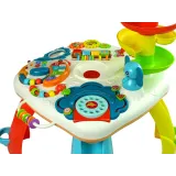 Zbliżenie na interaktywne pianinko w kształcie tukana dla malucha