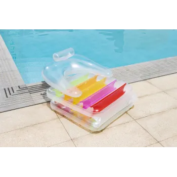 Wielofunkcyjny materac-fotel Bestway w klasycznej bieli na tle basenu