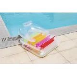 Wielofunkcyjny materac-fotel Bestway w klasycznej bieli na tle basenu