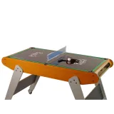 Gra w hokeja stołowego na stole do gier