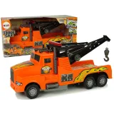 Pomarańczowa ciężarówka holownik zabawkowa w skali 1:10 na tle białym