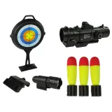 Zbliżenie na wbudowaną latarkę w karabinie zabawkowym