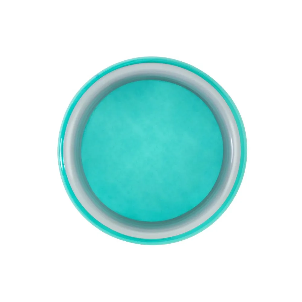 Zabawa dzieci w dmuchanym basenie Bestway 51042 na trawie