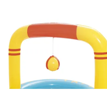 Stabilna konstrukcja dmuchanego placu zabaw Bestway 53068 na trawie