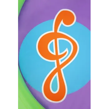 dziecko na zjeżdżalni w ogrodowym placu zabaw wodnym Bestway