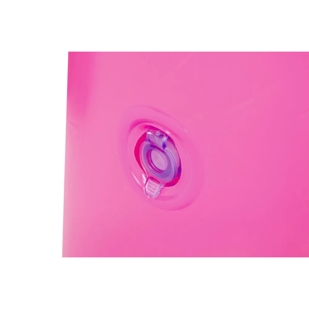 Rodzinna zabawa z fontanną wodną flaming Bestway 52382 podczas imprezy plenerowej