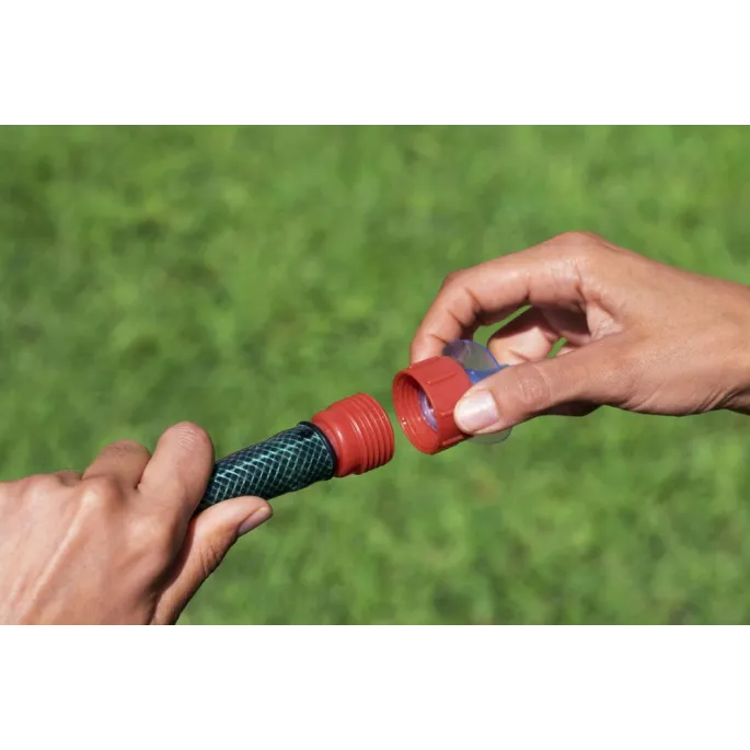 Fontanna flaming Bestway 52382 w trakcie pracy z silnym strumieniem wody