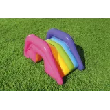 Plac zabaw Bestway Wyspa w intensywnych kolorach na tle zieleni