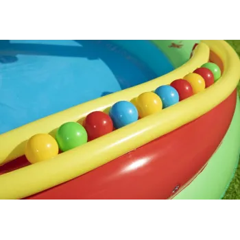 Kolorowe piłeczki i rynna na piłki w placu zabaw Bestway
