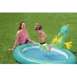 Intensywnie kolorowy basen z fontanną dla maluchów na lato