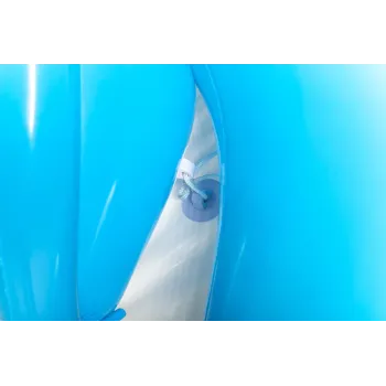 szczegóły dmuchanego placu zabaw z motywem tęczy i chmurki