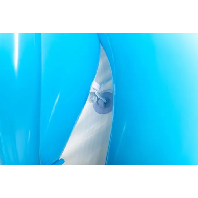 szczegóły dmuchanego placu zabaw z motywem tęczy i chmurki