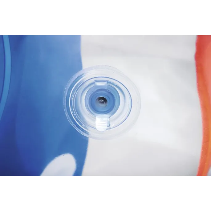 Przestronny basen ogrodowy dla całej rodziny