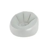 Fotel LED Bestway 75086 w jasnym wnętrzu, gotowy do użytku