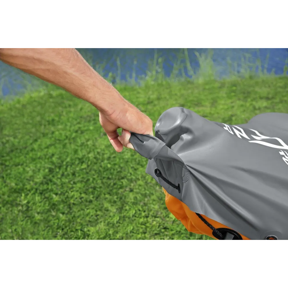 Kajak Bestway 65132 z widocznymi oparciami i podłogą powietrzną