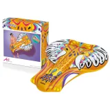 Dmuchany materac Bestway 43491 na tle basenu