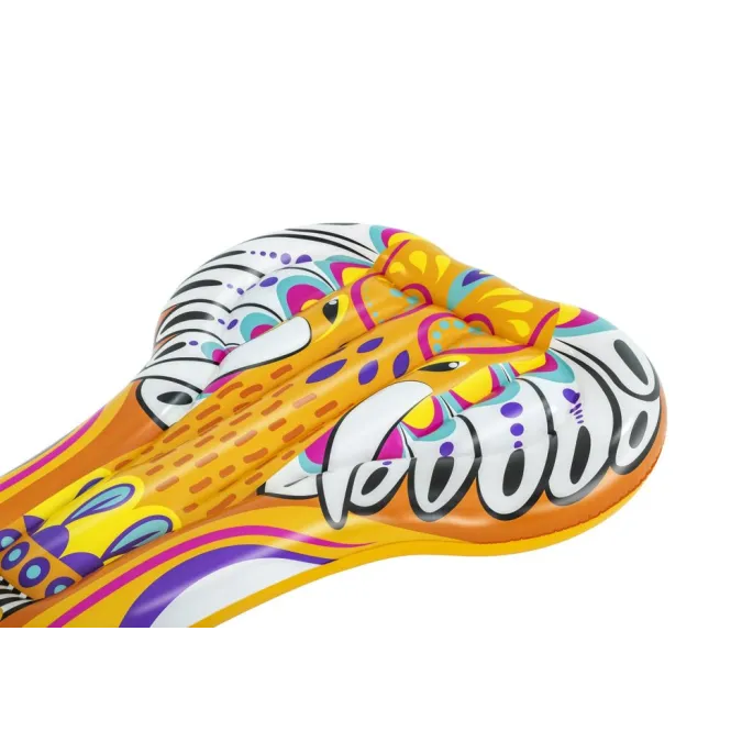 Dmuchany materac Bestway 43491 w wodzie